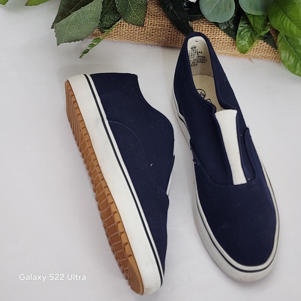 Basic Editions Dark Blue and White Slip-On Sneakers